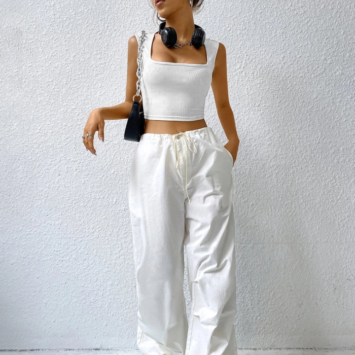 Kadın Beyaz Kare Yaka Kalınlaşan Omuz Detaylı Crop Top Bluz