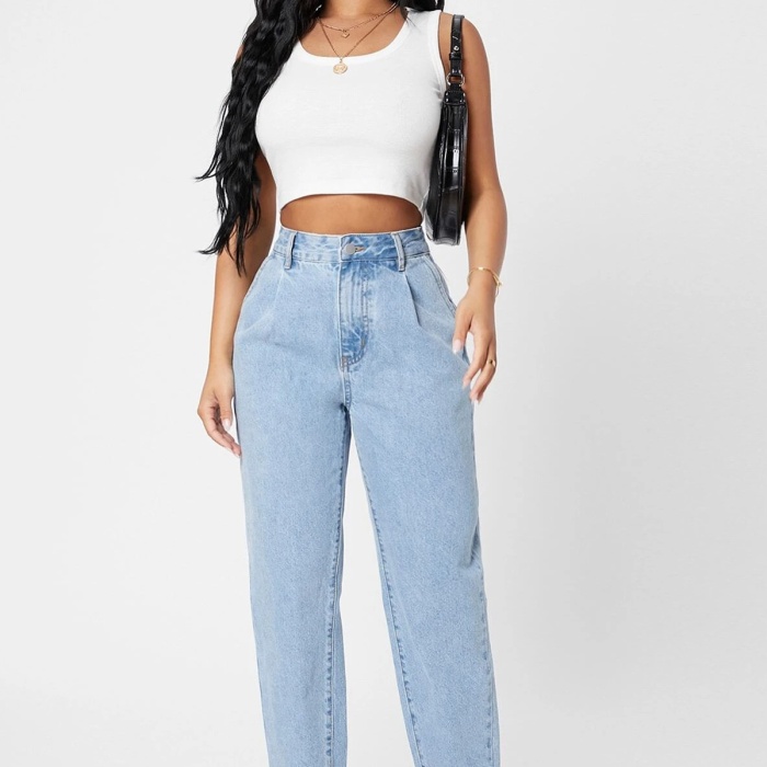 Kadın Beyaz Kare Yaka Crop Top Bluz