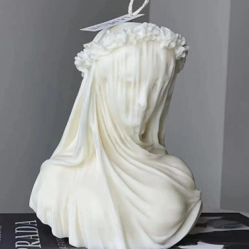 Peçeli Kadın Dekoratif Mum – 11 cm x 10 cm/M:1100