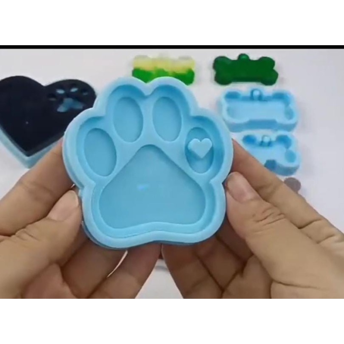 7,6cm x 7,6cm Hologramlı Kedi Ayak İzli Anahtarlık Kalıbı - Kod:526