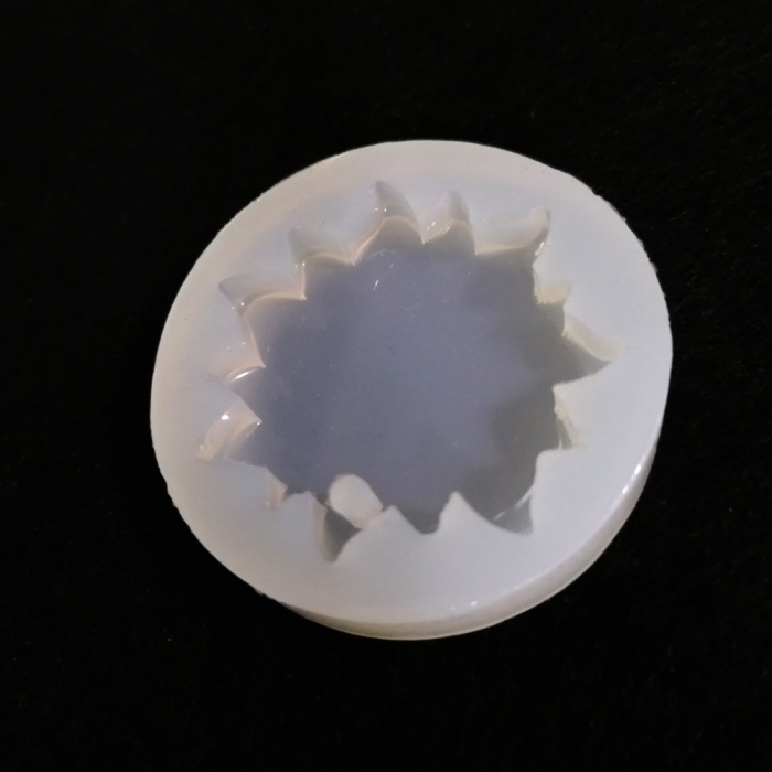 Yaprak Reçine Epoksi Kalıp - delikli - E2