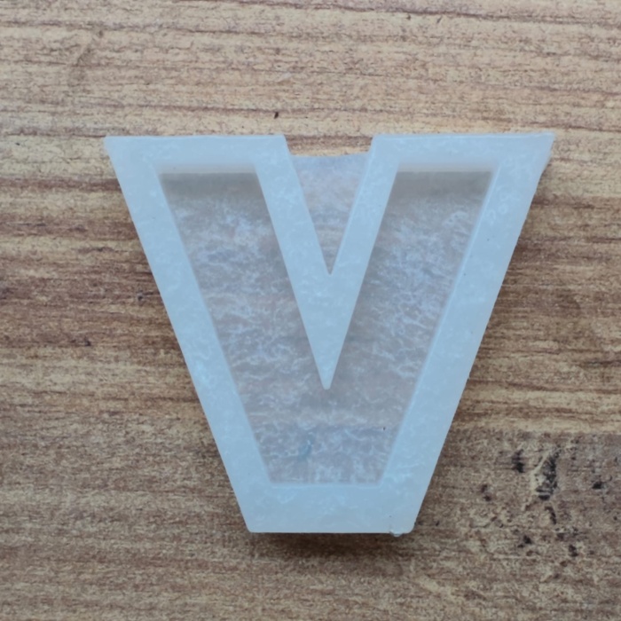 Tekli Harf Epoksi Reçine Kalıbı - V