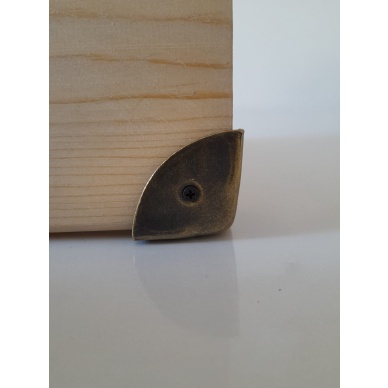 Büyük kutu ve sandık köşesi 30 mm antik