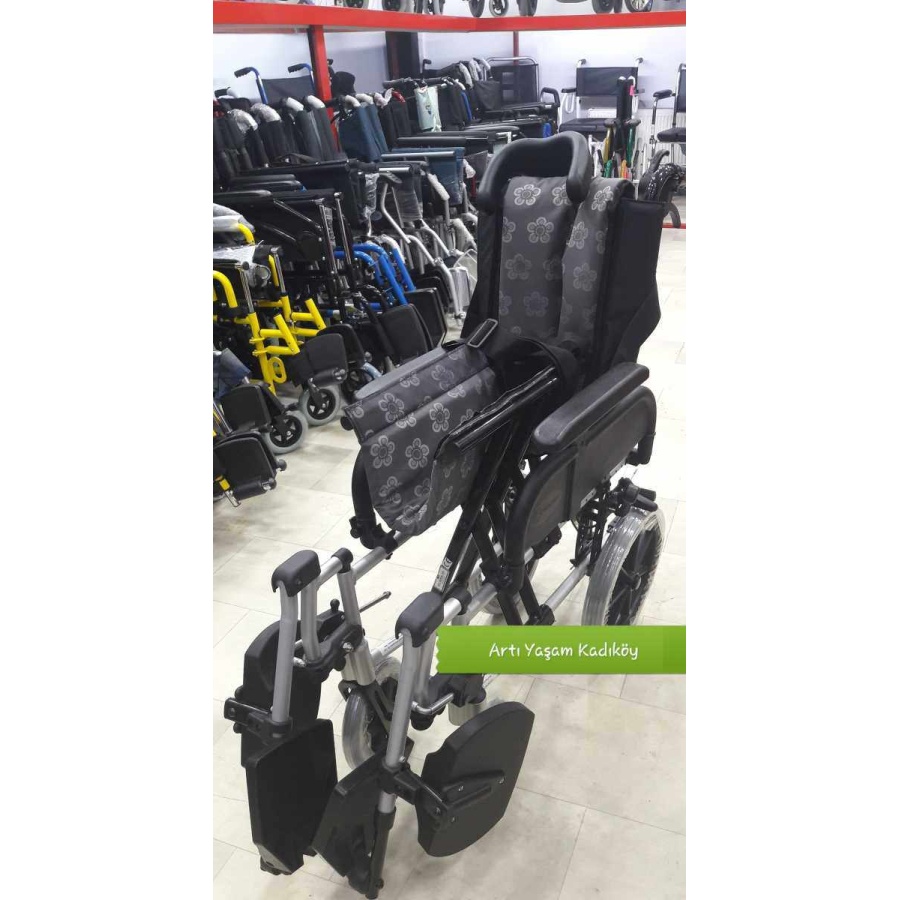 Comfort Recliner Özellikli Tekerlekli Sandalye