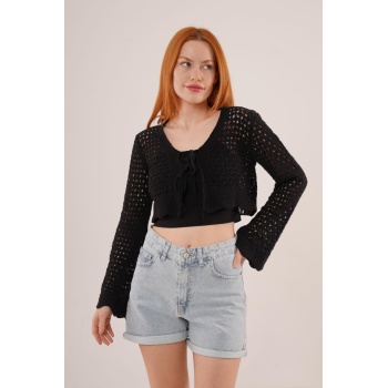 Ön Bağlamalı Ajurlu Crop Siyah Hırka