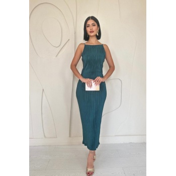 Zümrüt Piliseli Halter Boyun Elbise