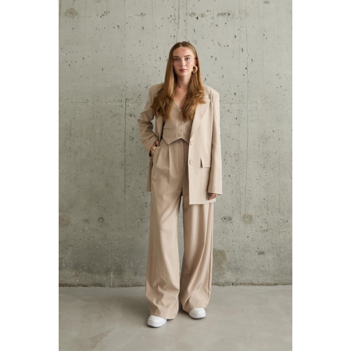 Bej Çizgili Ceket - Yelek Ve Pantolon Takım