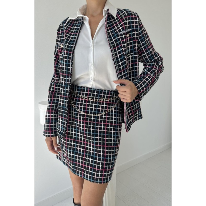 Siyah Önü Açık Ceket Ve Eteği Zincirli Takım