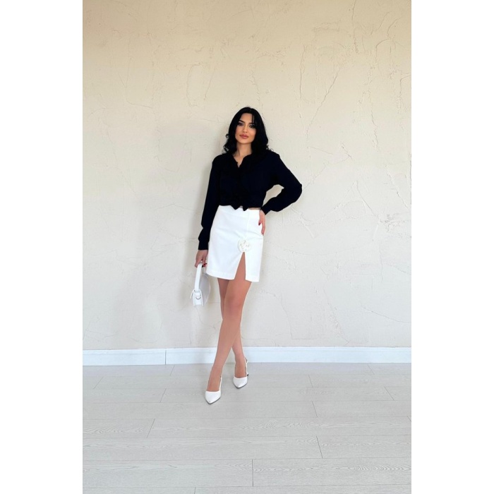 Ekru Yırtmaçlı Gül Detaylı Mini Etek