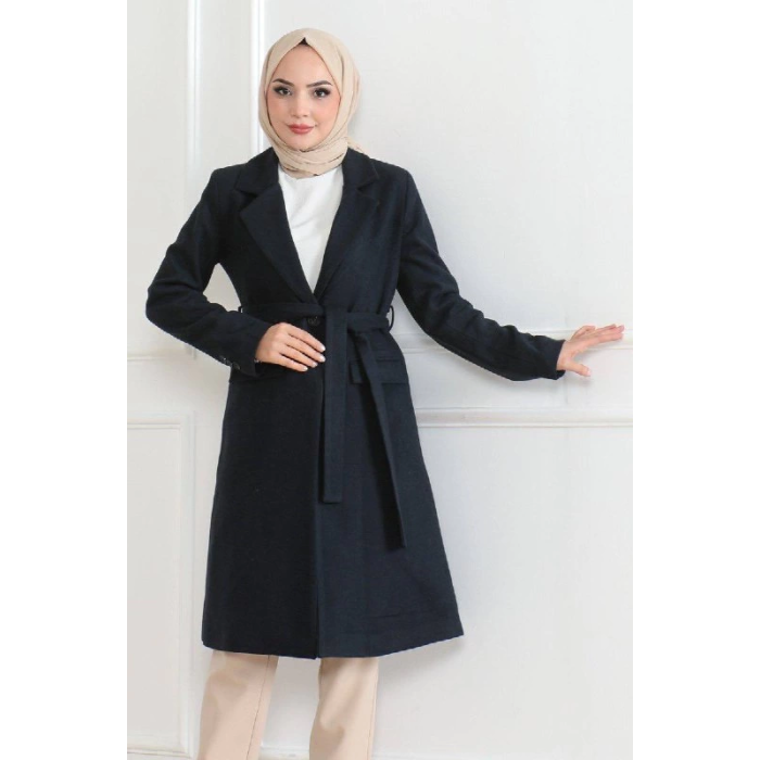 Kaşe Kaban – Uzun Boy Kruvaze Yaka, Kuşaklı Tesettür Kışlık Kaban, Astarlı Şık Yünlü Dokuma Oversize Rahat Kalıp, Cepli Modern Kaşe Mont Modeli - Lacivert