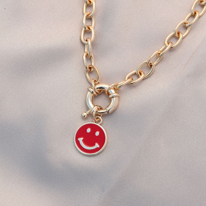 Yeni Sezon Kırmızı Renk Smile Model Retro Gold Metal Kolye