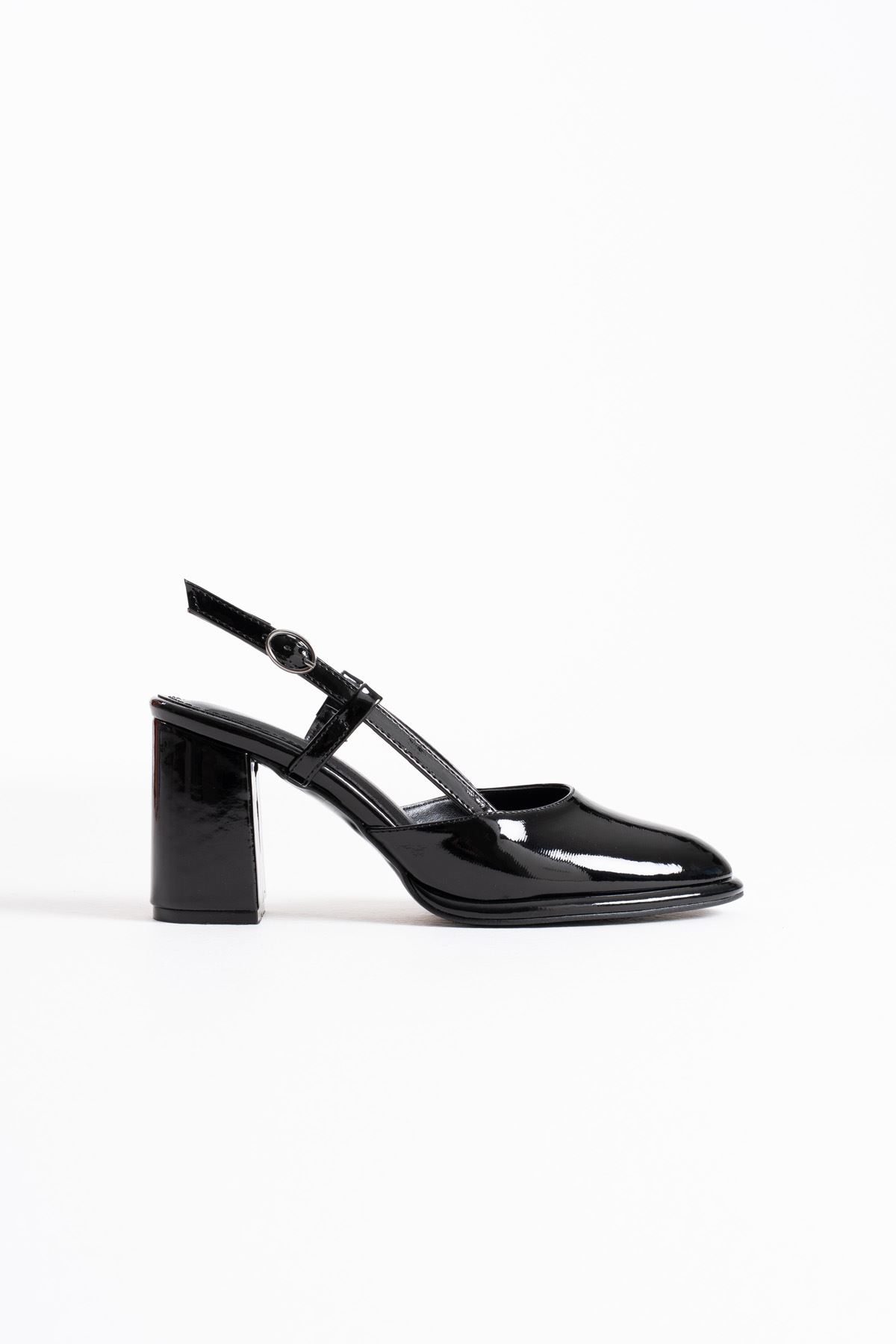 Siyah Rugan Kadın Topuklu Ayakkabı TR18MS18A