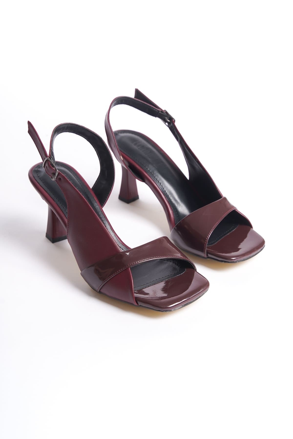 Kadın Bordo Rugan Detaylı Topuklu Sandalet TR13MY01E