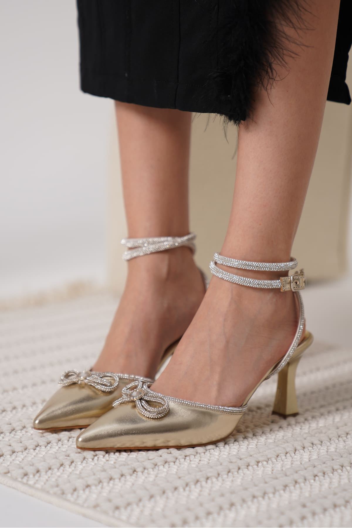 Kadın Altın Taşlı Topuklu Ayakkabı TR12MS05C