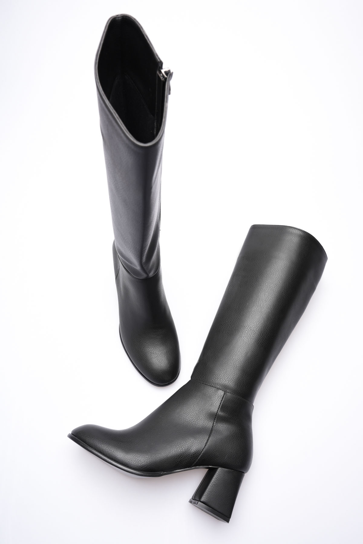 Kadın Kışlık Siyah Kalın Topuklu Çizme TR12MK05A