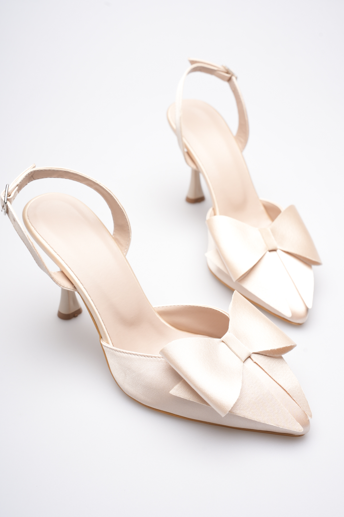 Kadın Bej Fiyonklu Saten Slingback Topuklu Ayakkabı TR40MS01B
