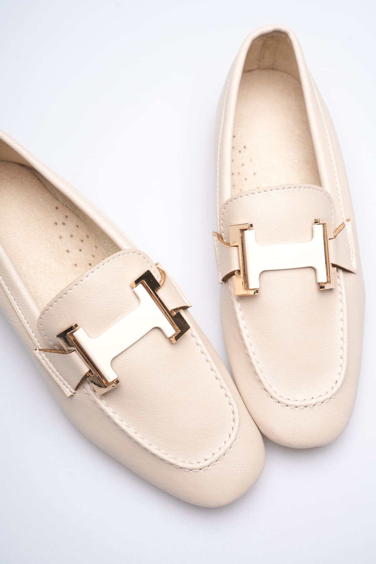 Kadın Bej Şık Tokalı Günlük Ayakkabı TR27MS05B