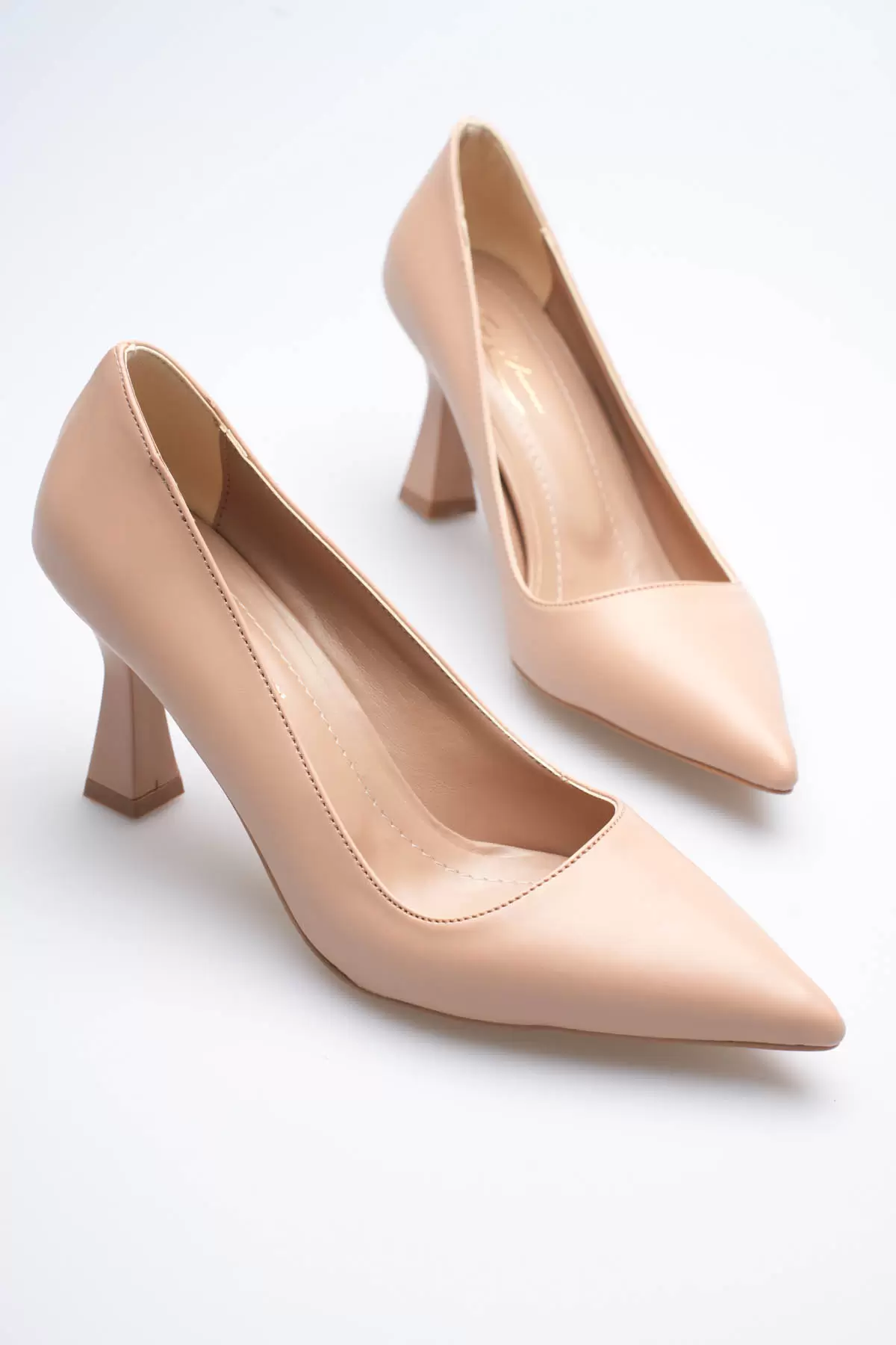 Nude Sivri Burun Orta Topuklu Kadın Stiletto TR20MS02D