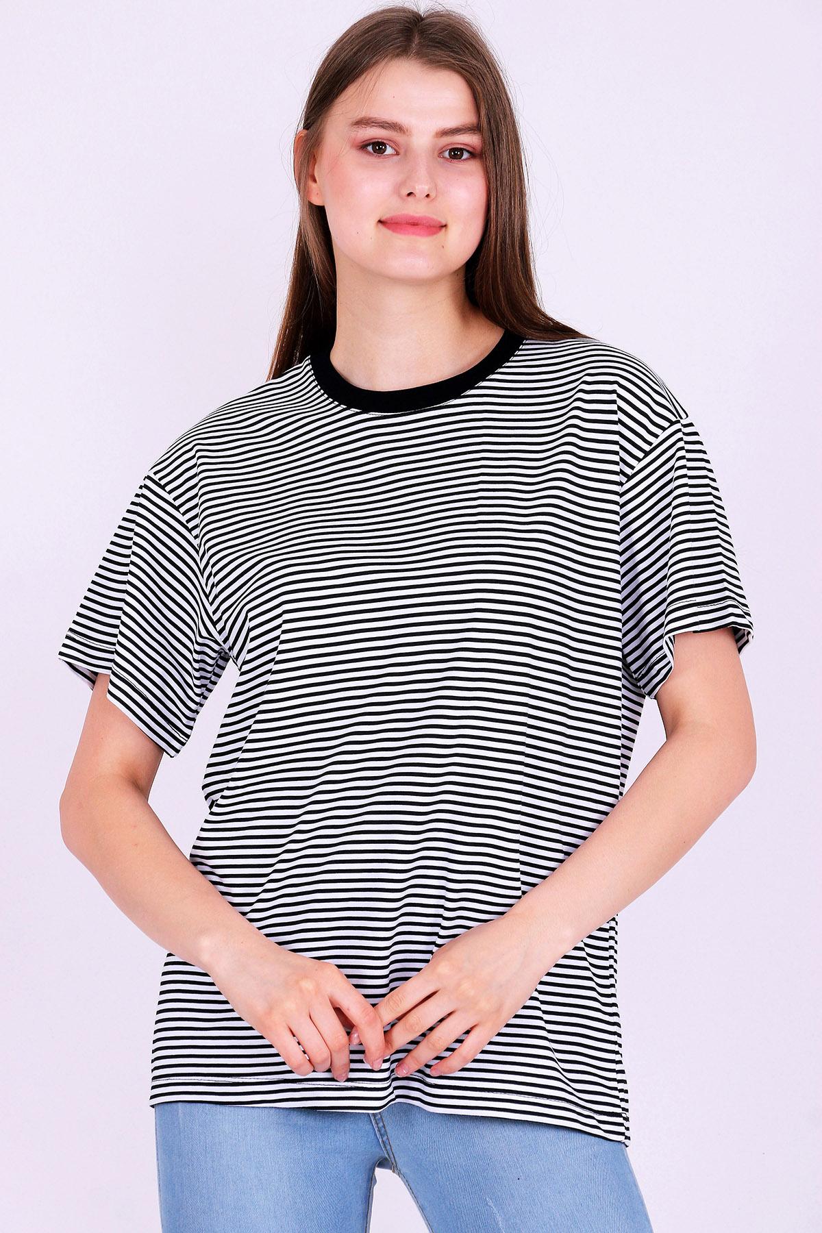 Siyah Beyaz Çizgili Kadın Oversize Çizgili Basic Tshirt