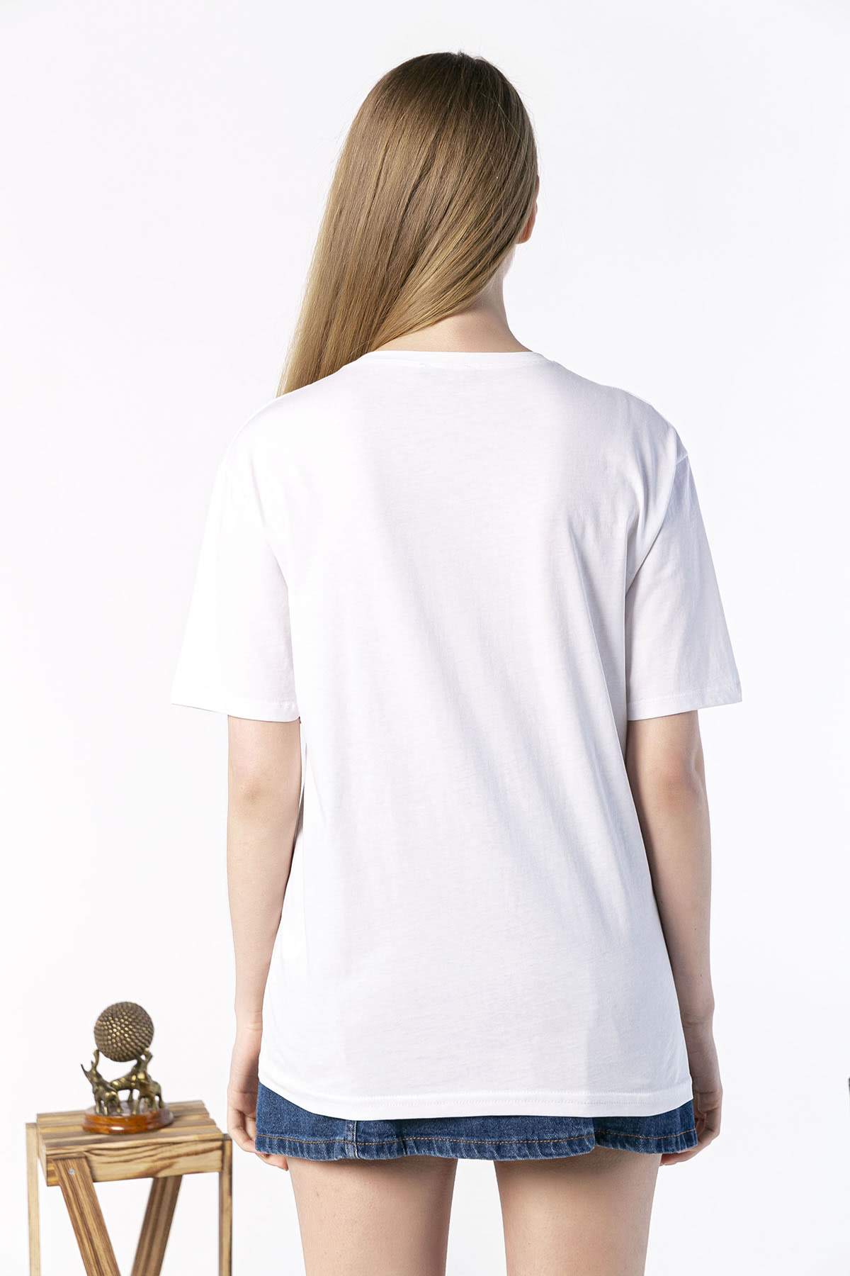Kadın Oversize Nakış İşlemeli Silhouette Baskılı Tshirt