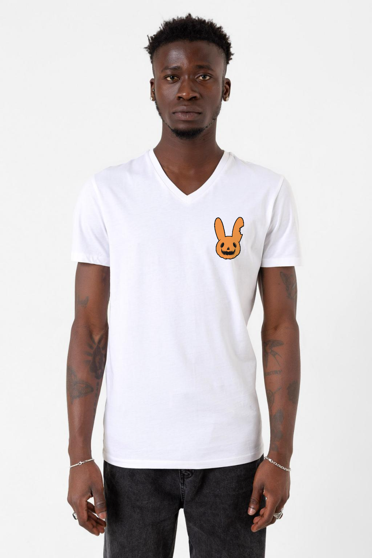 Bad Bunny Halloween Beyaz Erkek V yaka Tshirt
