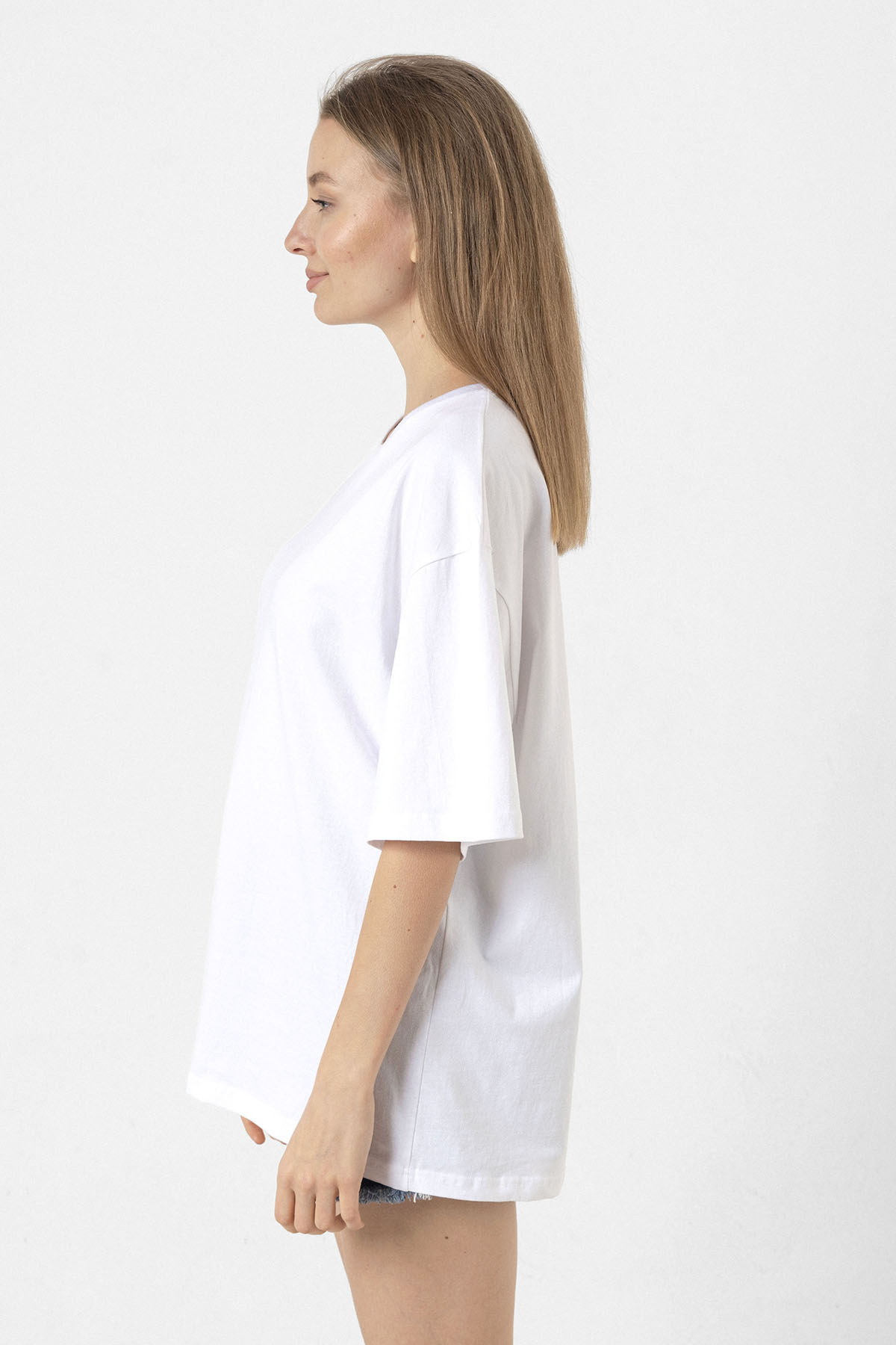 The Umbrella Academy Dark Essential Beyaz Kadın Oversize Tshirt