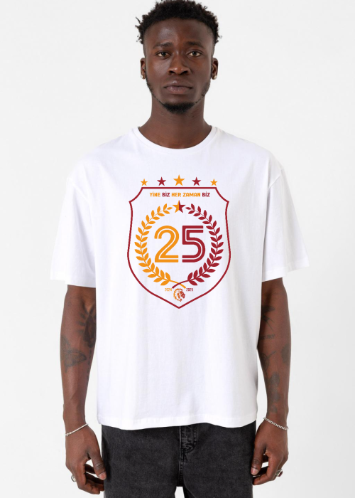 25 Şampiyonluk Yine Biz Beyaz Erkek Oversize Tshirt