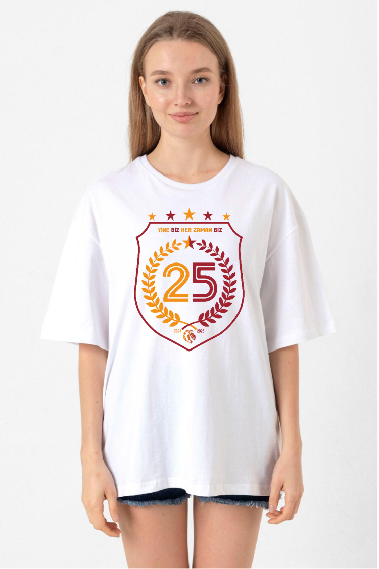 25 Şampiyonluk Yine Biz Beyaz Kadın Oversize Tshirt