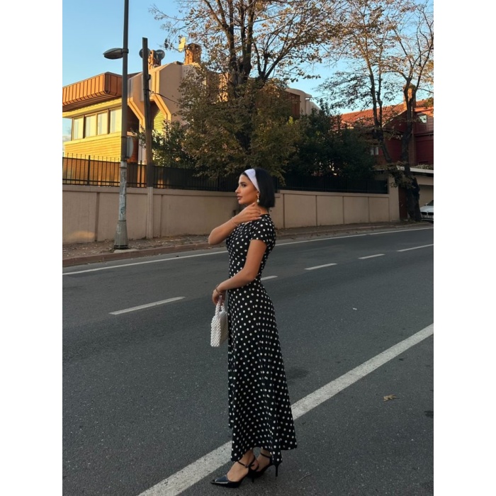 Kadın Kısa Kollu Bisiklet Yaka Puantiyeli Maksi Örme Krep Elbise