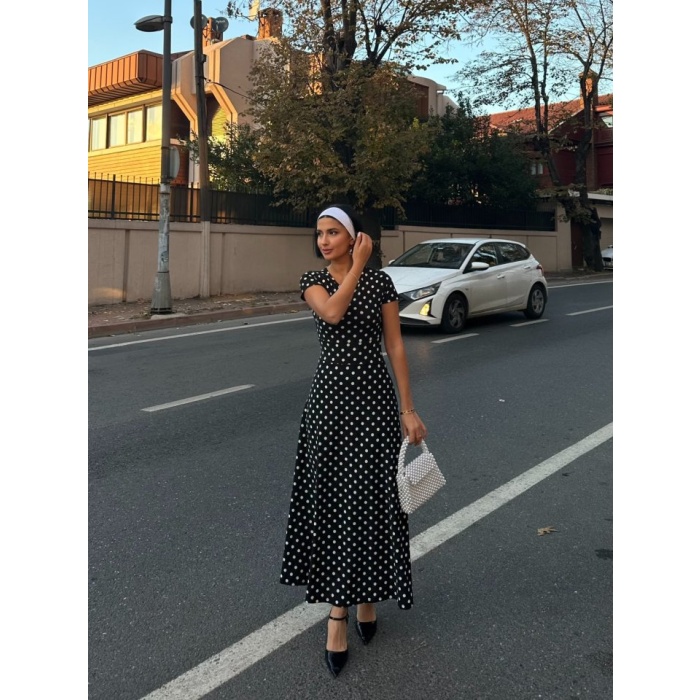 Kadın Kısa Kollu Bisiklet Yaka Puantiyeli Maksi Örme Krep Elbise