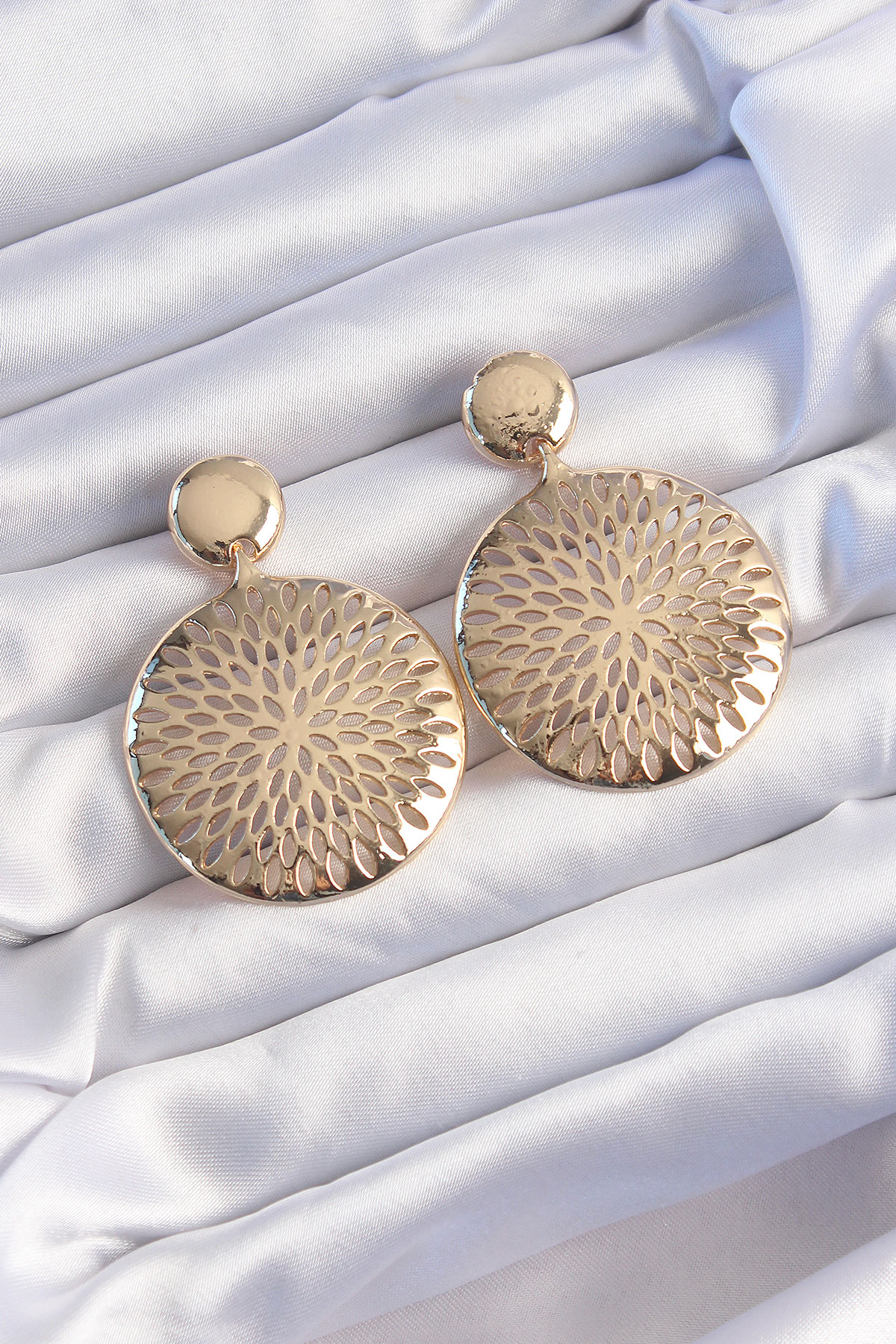 Özel Seri Pirinç Gold Renk Oval İşlemeli Küpe