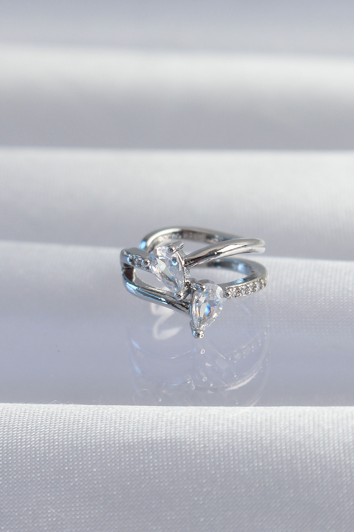 Özel Seri Pirinç  Renk Zirkon Taşlı Damla Earcuff Küpe