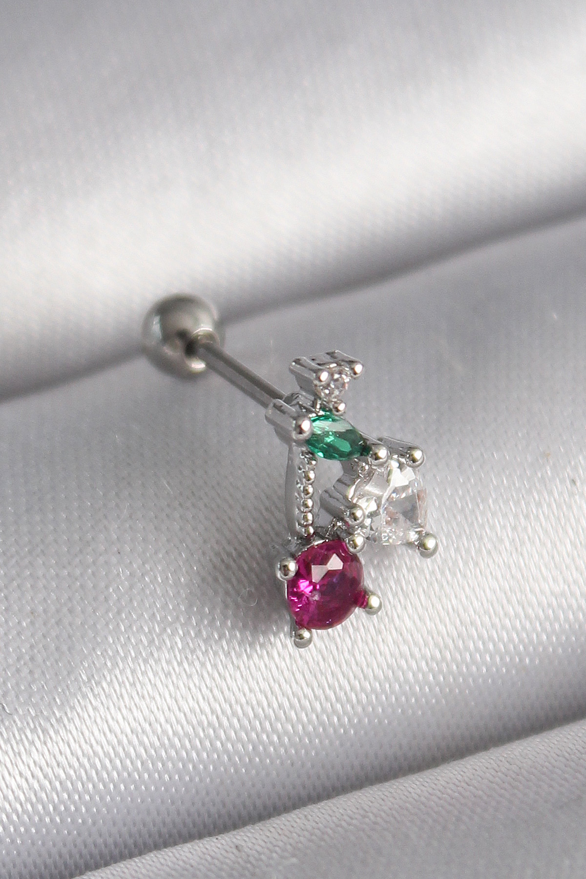 Çelik  Renk Zirkon Taşlı Tragus Piercing