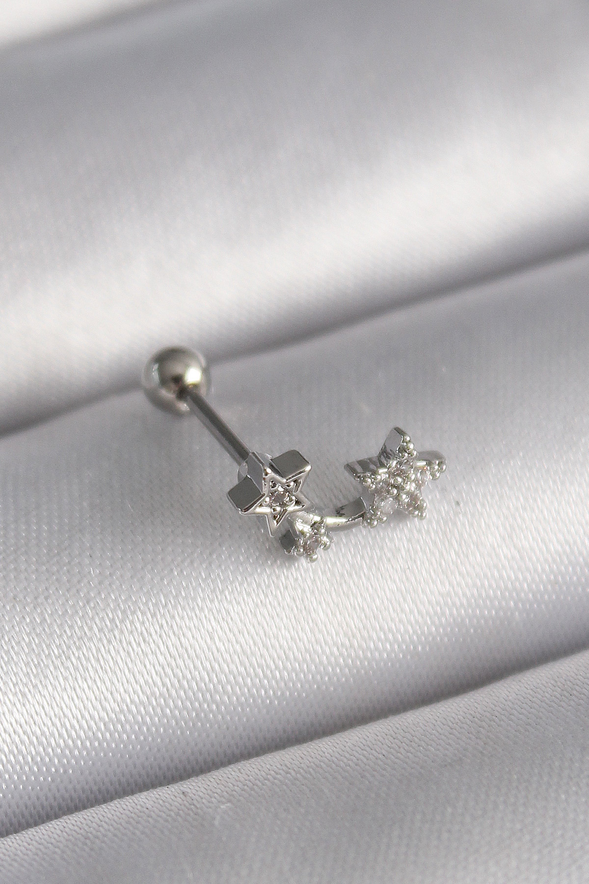 Çelik  Renk Zirkon Taşlı Tragus Piercing