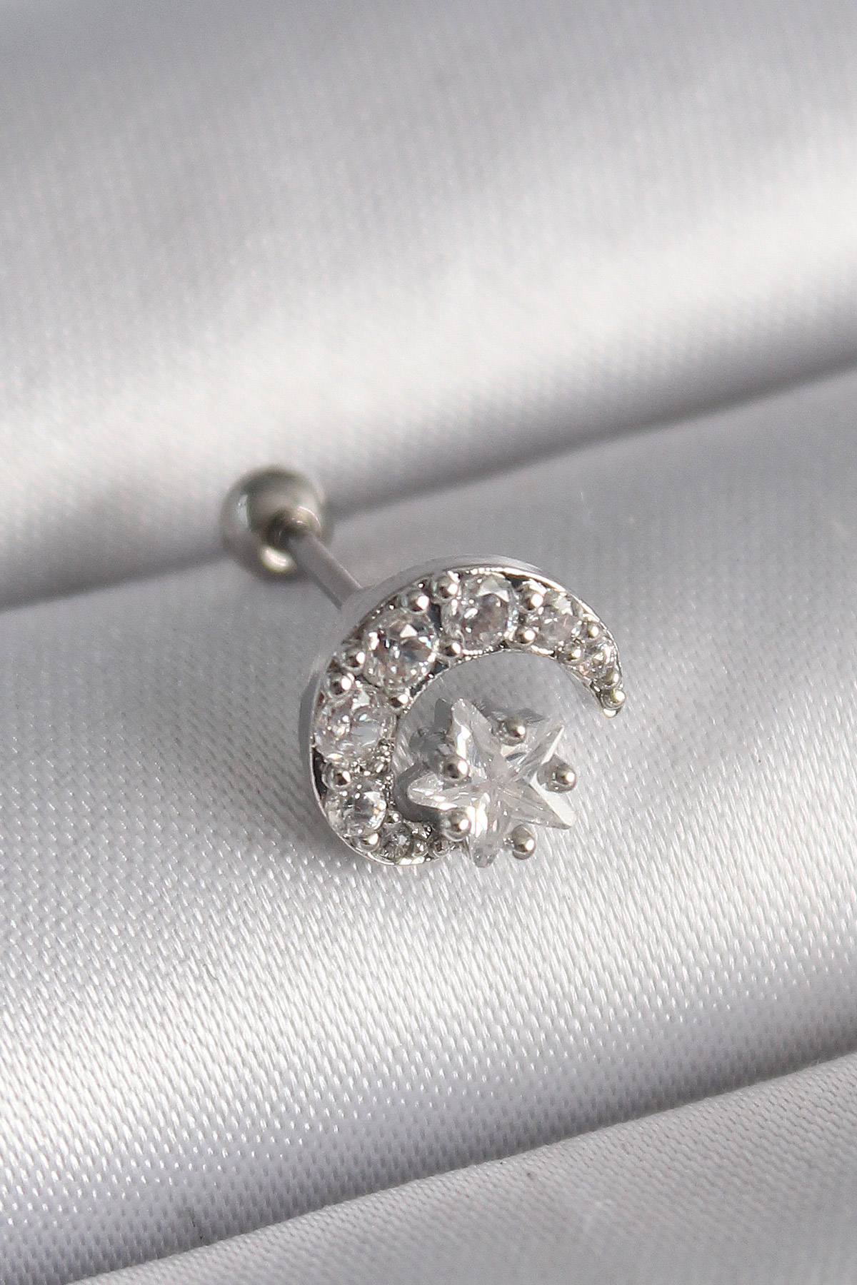 Çelik  Renk Zirkon Taşlı Ay Tragus Piercing