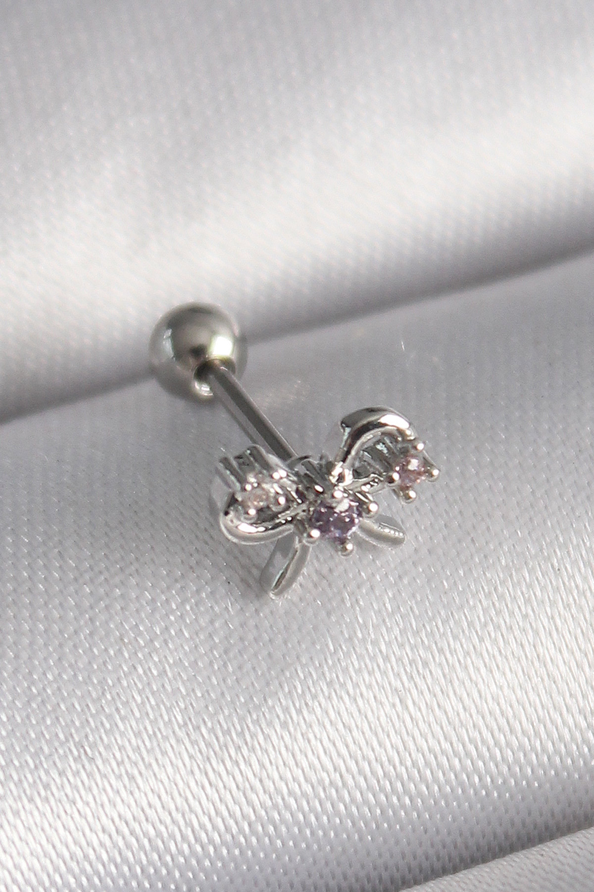 Çelik  Renk Zirkon Taşlı Kurdele Tragus Piercing