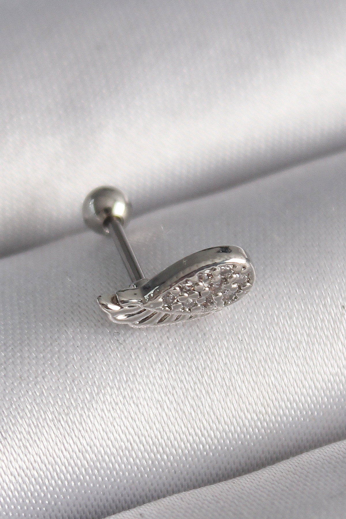 Çelik  Renk Zirkon Taşlı Kanat Tragus Piercing