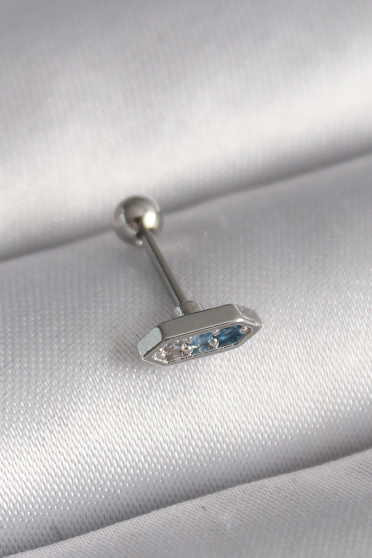 Çelik  Renk Mavi Zirkon Taşlı Tragus Piercing