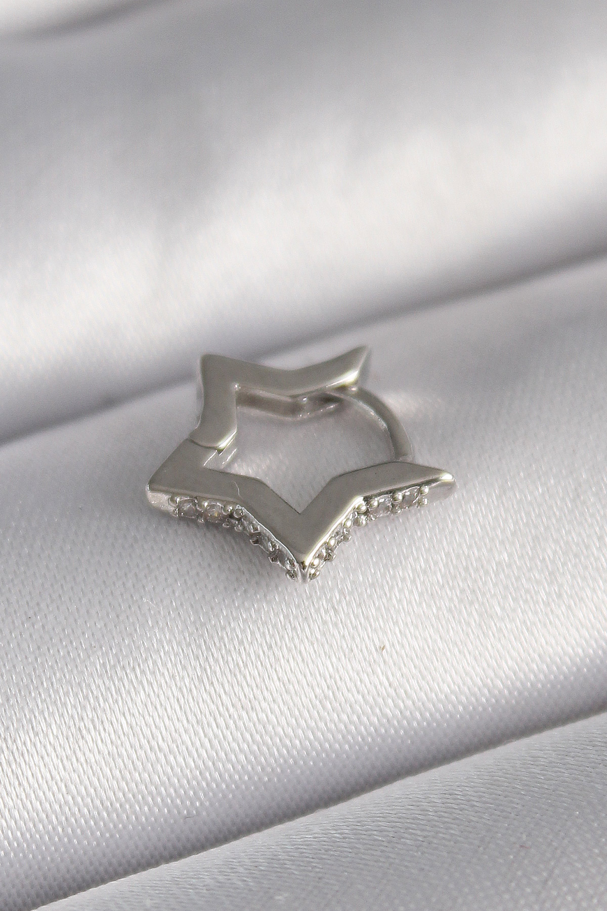 316L Çelik Gümüş Renk Zirkon Taş Detay Model Tragus Piercing