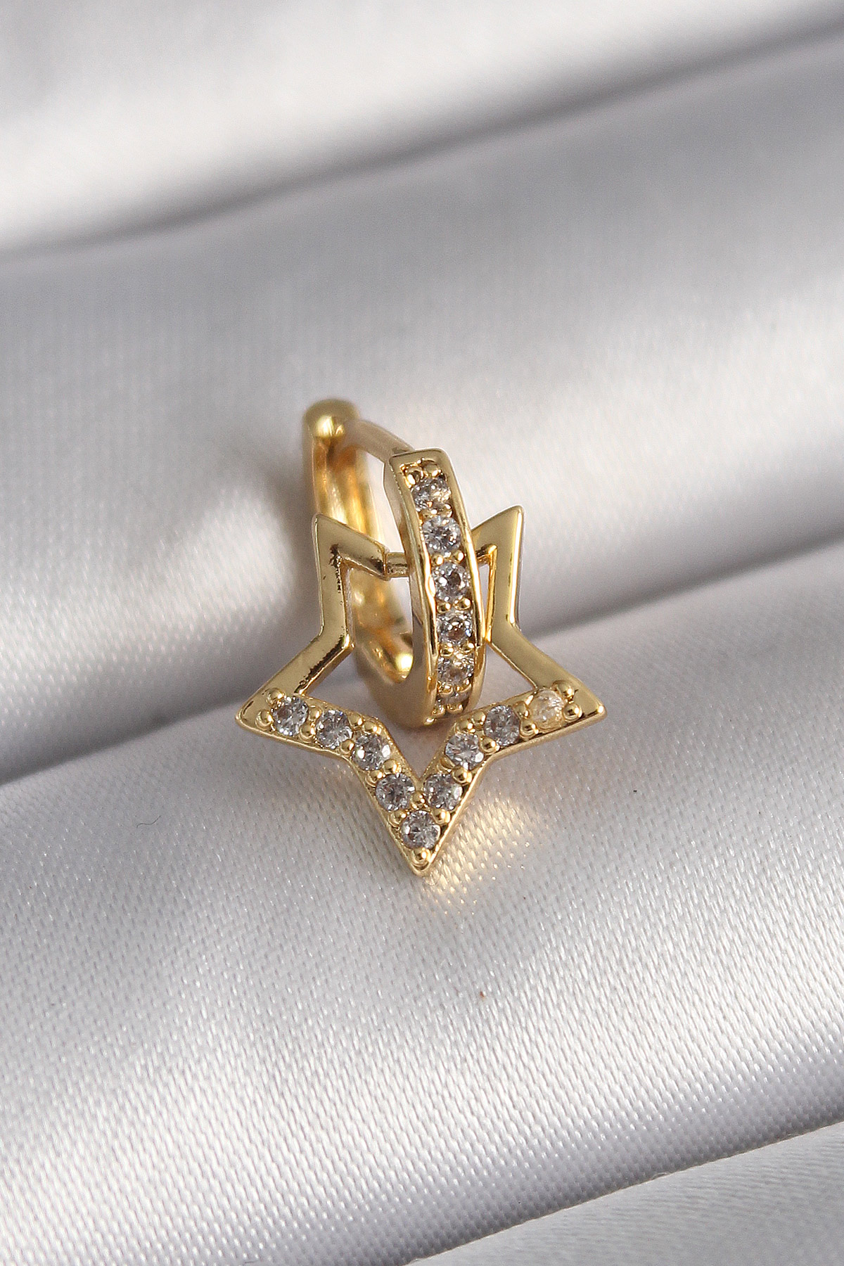 316L Çelik Gold Renk Zirkon Taşlı Sallantı Model Tragus Piercing