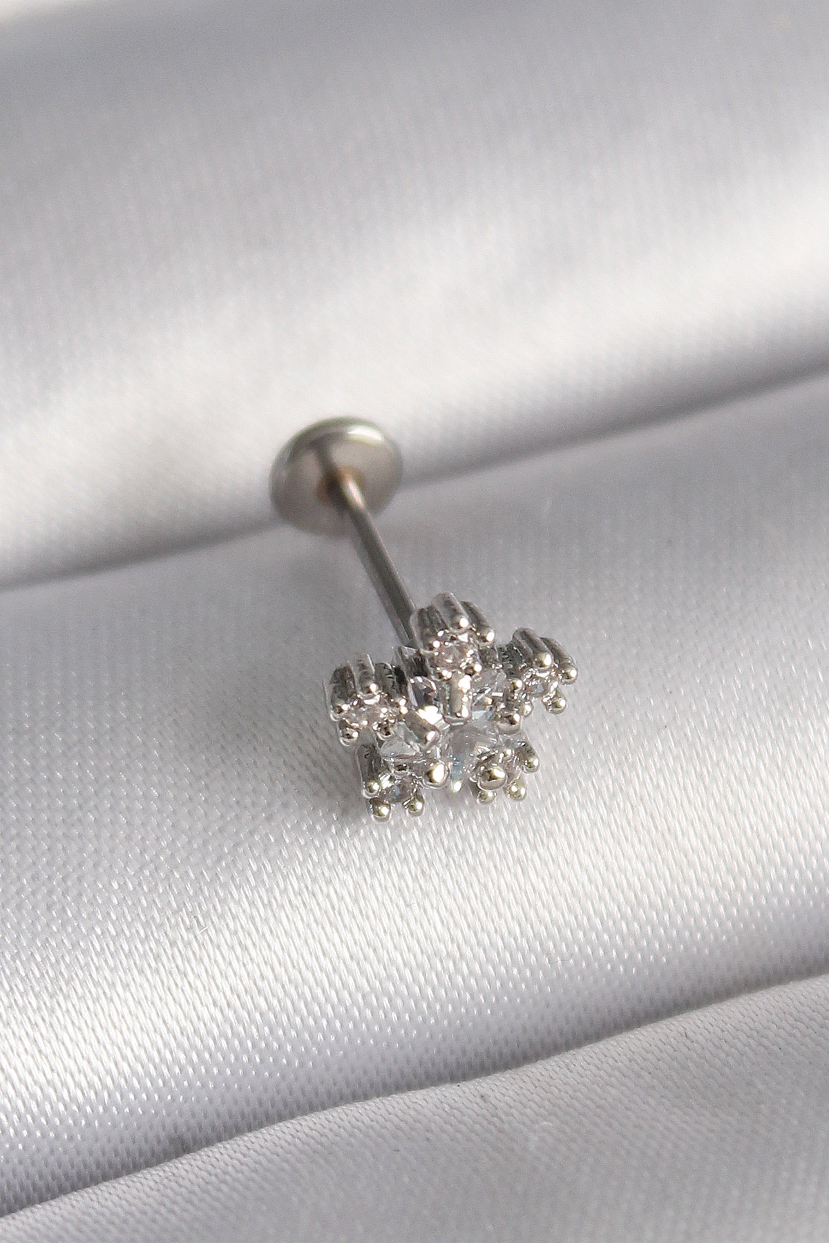 Çelik  Renk Zirkon Taşlı Model Tragus Piercing