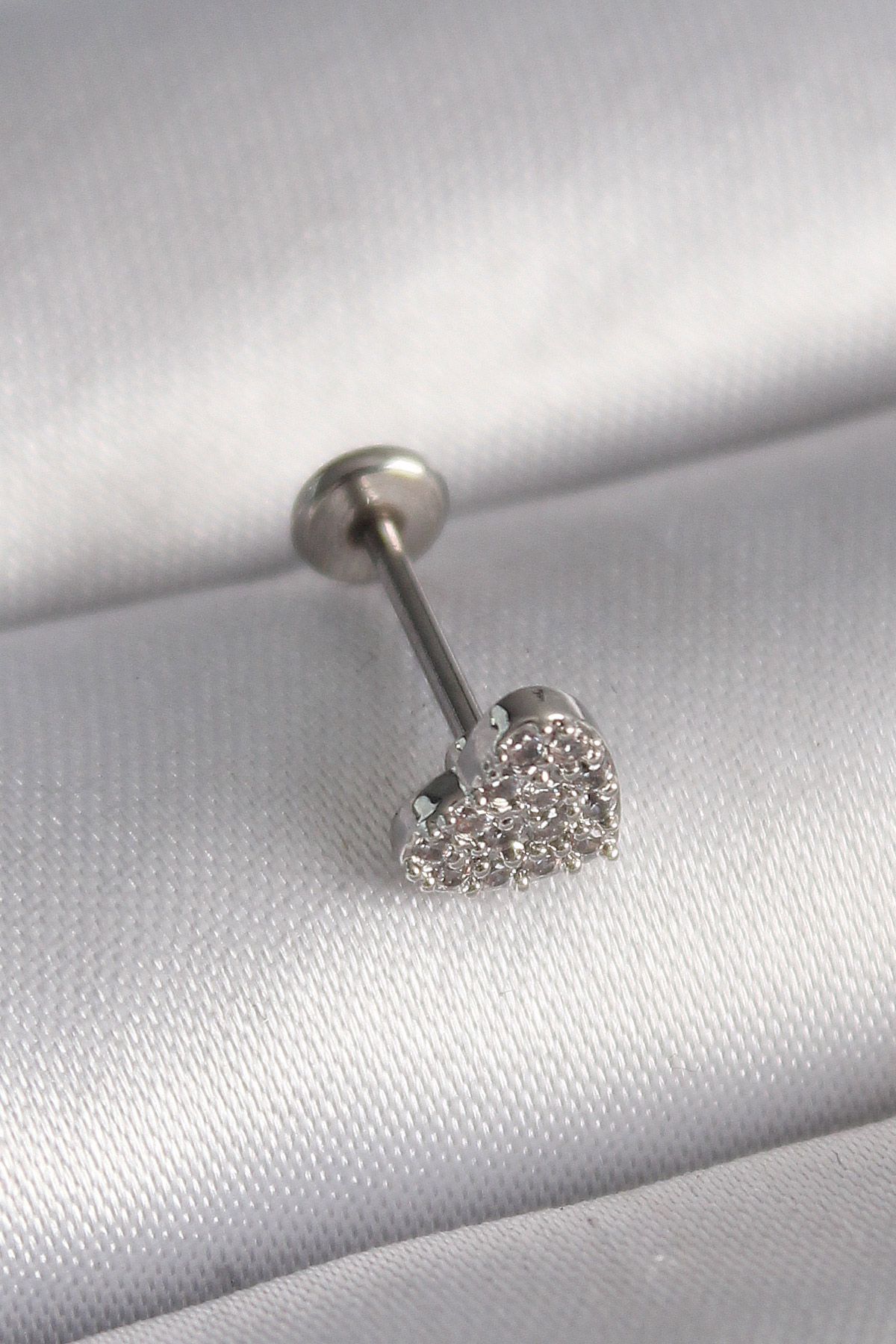 Çelik  Renk Zirkon Taşlı Kalp Model Tragus Piercing