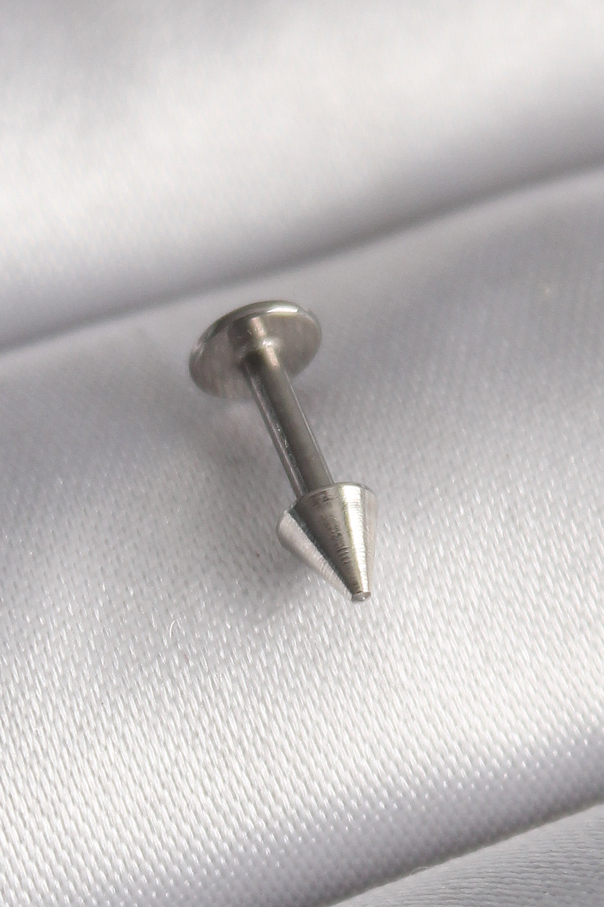 Çelik  Renk Çivi Model Piercing