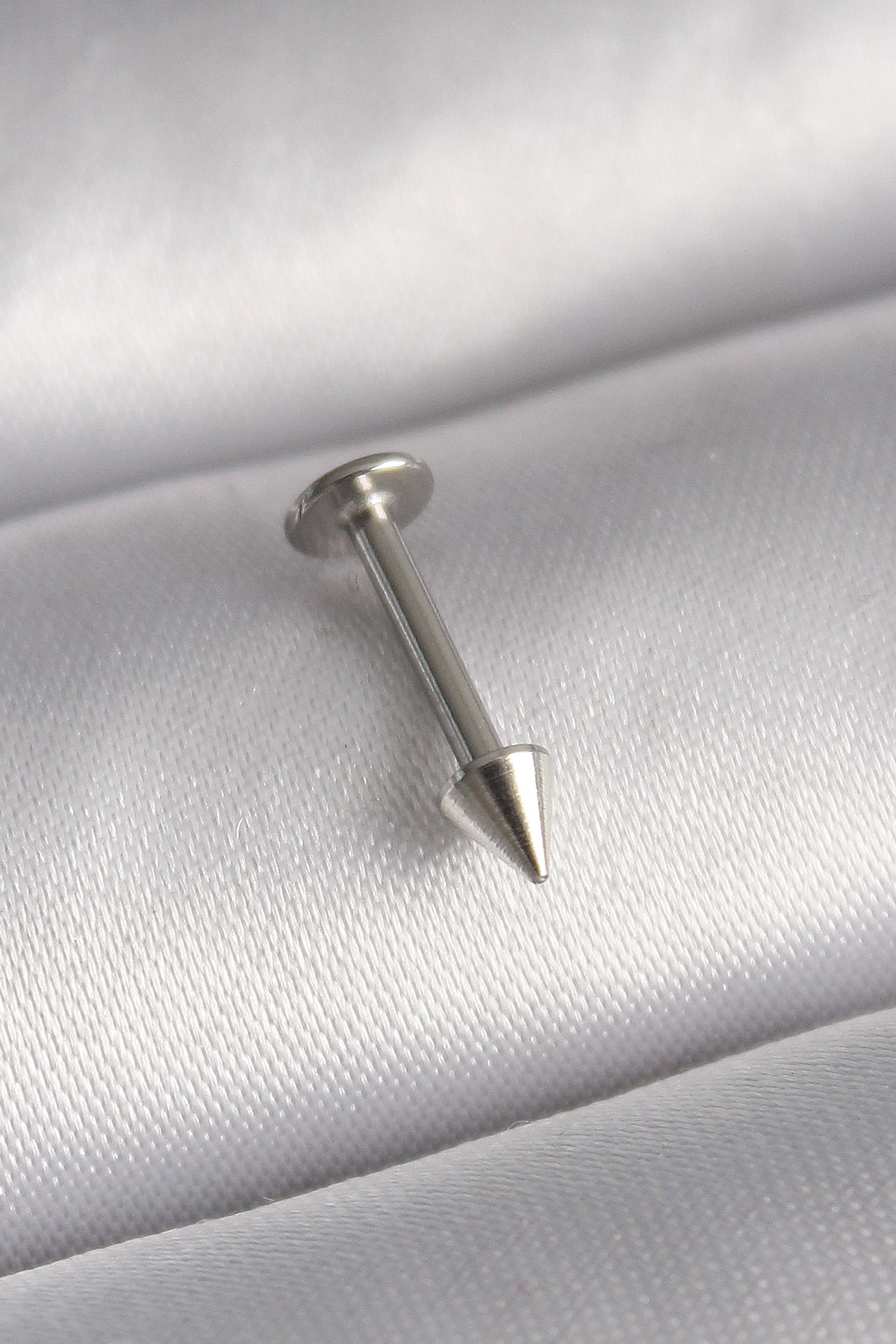 Çelik  Renk Çivi Model Piercing