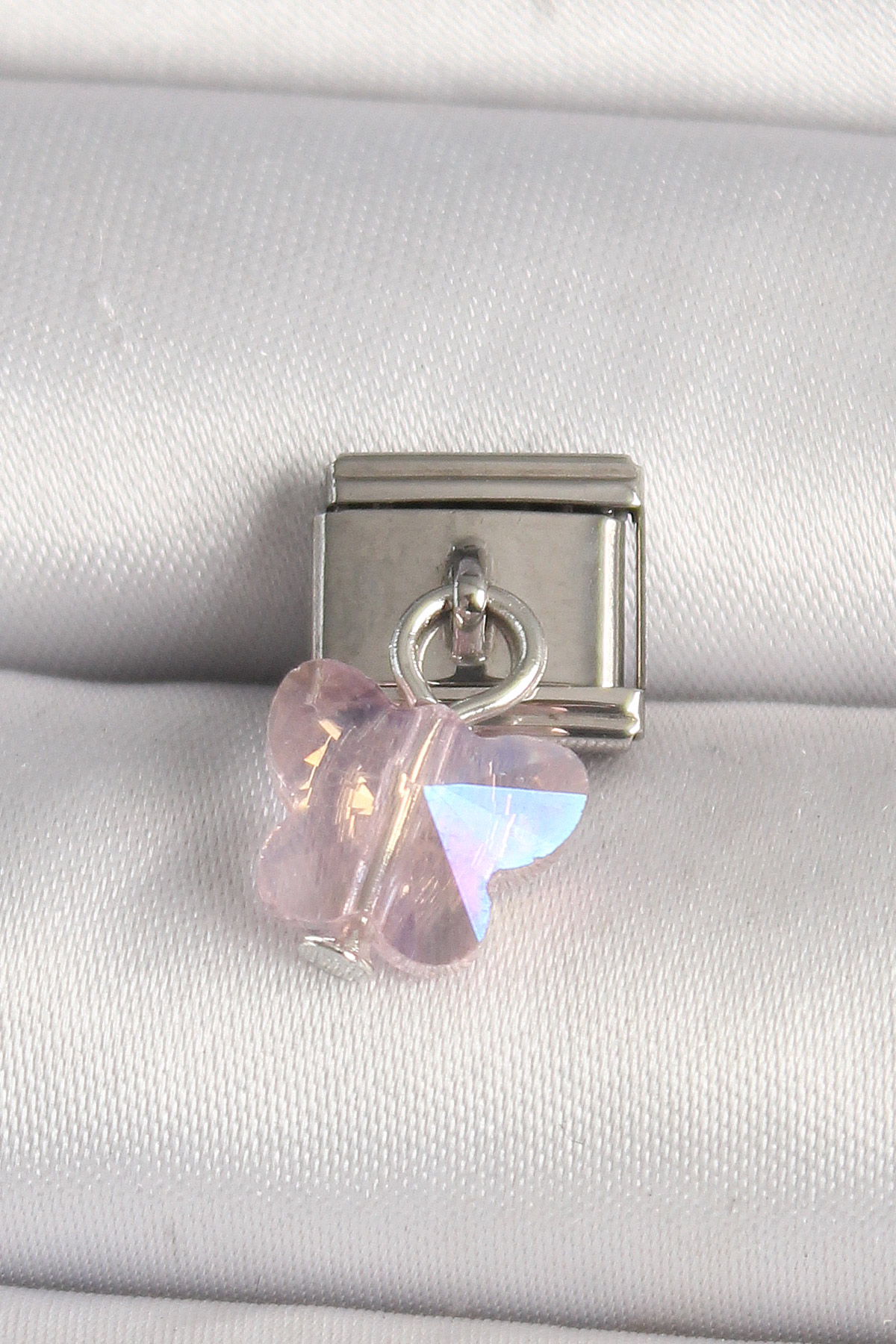 Çelik  Renk Pembe Zirkon Taşlı Kelebek Model Nomination Charm