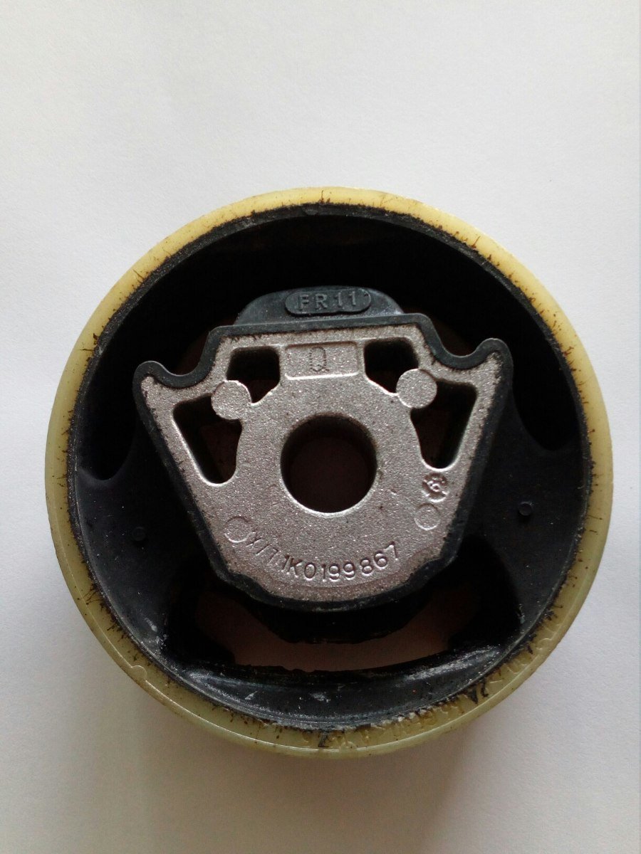 Volkswagen Caddy 2004-2010 Model Arası Travers Takozu Alt İthal Ürün Lemförder Marka