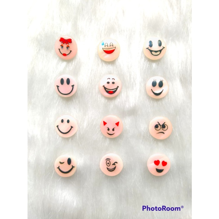 60 Adet 15 Mm Yuvarlak Pembe Karışık Emoji Desenli Düğme