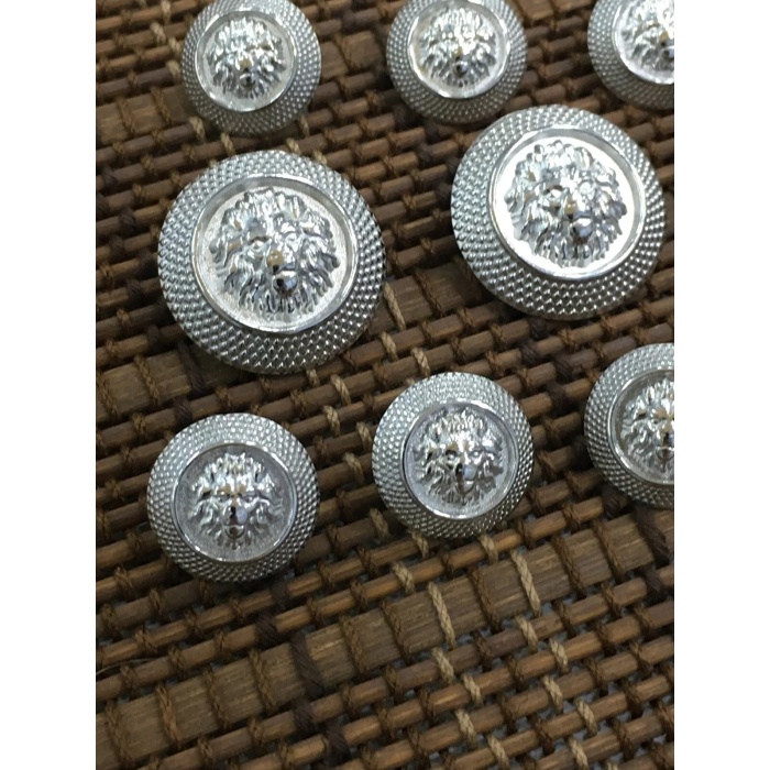 6 Adet 22 Mm (2.2 Cm) Aslan Desenli Gümüş Renk Trençkot Ve Blazer Ceket Düğmesi