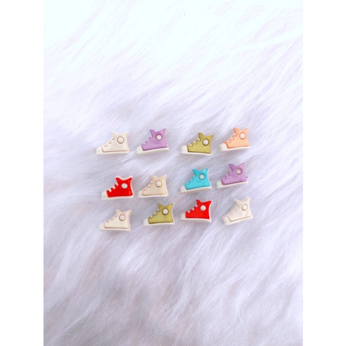 24 Adet 13 Mm Arkadan Tek Delikli Karışık Renkli Converse Ayakkabı Model Düğme