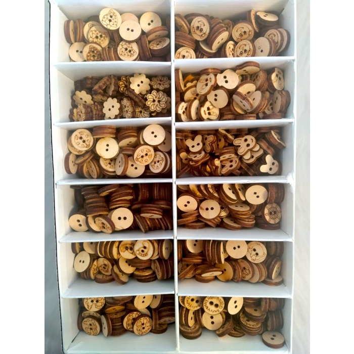 24 Adet 15 Mm Karışık Figürlü Lazer Kesim Doğal Ahşap Düğmeler